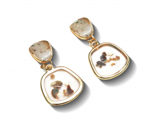 aretes fantasia amorfo con piedras tornasol sobre fondo transparente 